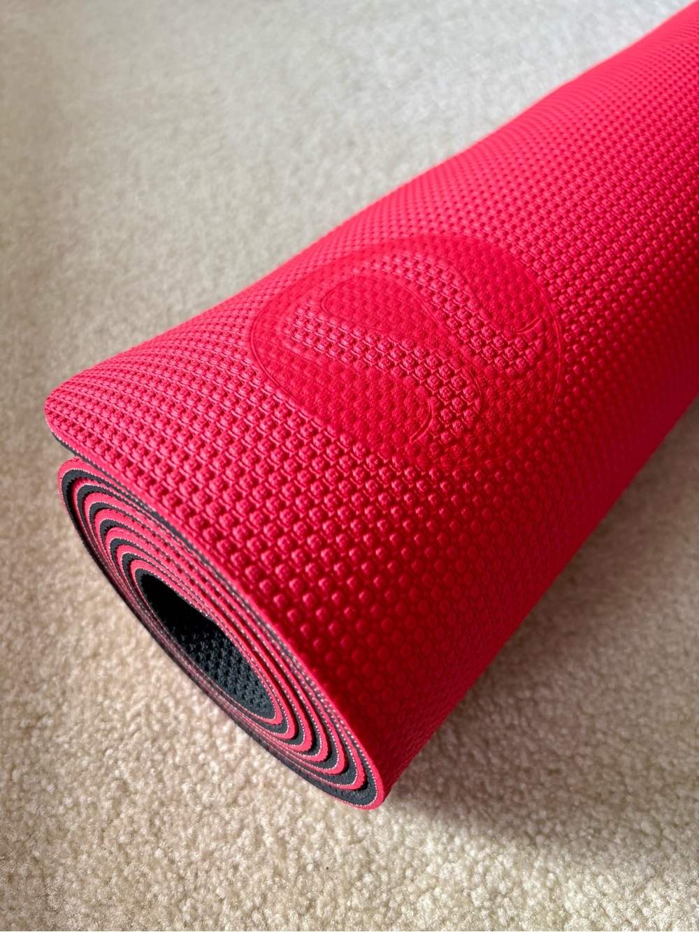 EUC Lululemon Align Ultra Mat 4mm Red
